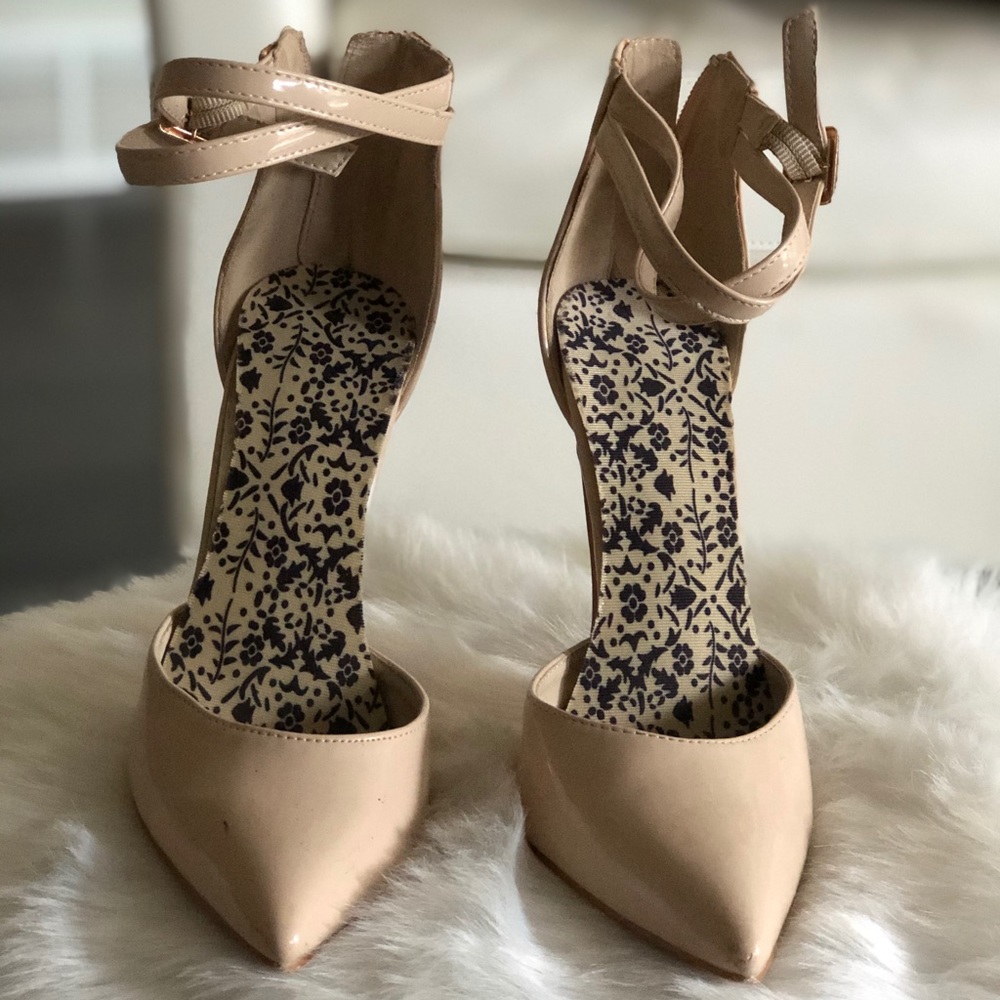 Heels - Picture 2 of 4